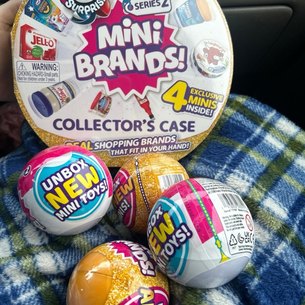 3 balls and the case message me for bundles!